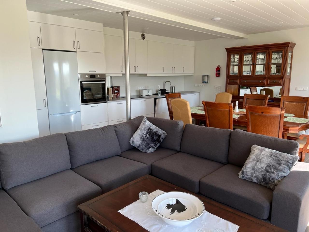 Laekjarkot Rooms And Cottages With Kitchen Borgarnes Bagian luar foto
