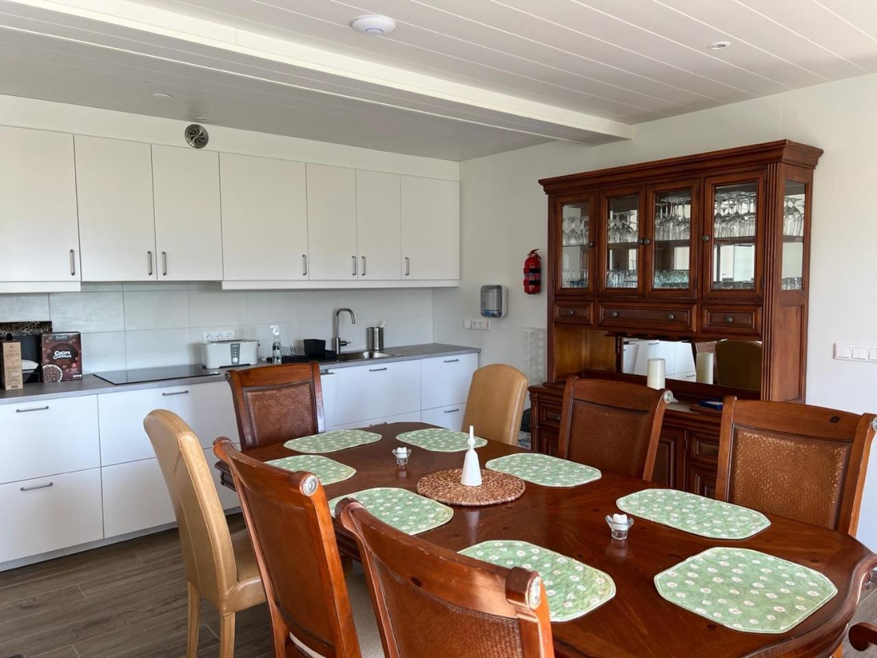 Laekjarkot Rooms And Cottages With Kitchen Borgarnes Bagian luar foto