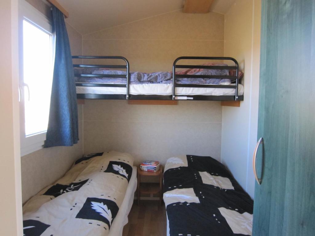 Laekjarkot Rooms And Cottages With Kitchen Borgarnes Ruang foto
