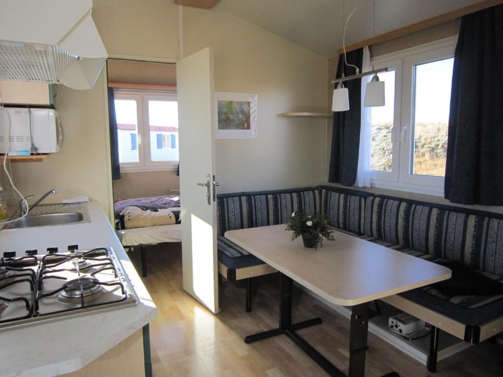 Laekjarkot Rooms And Cottages With Kitchen Borgarnes Ruang foto
