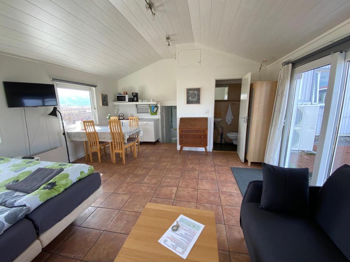 Laekjarkot Rooms And Cottages With Kitchen Borgarnes Bagian luar foto